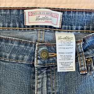 Levi's Signature Women's Stretch Low Rise Bootcut Jeans